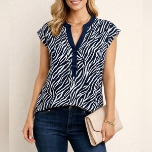 Melloday Zebra Print Navy White V-Neck Mixed Media Cap Sleeve Top Size Small